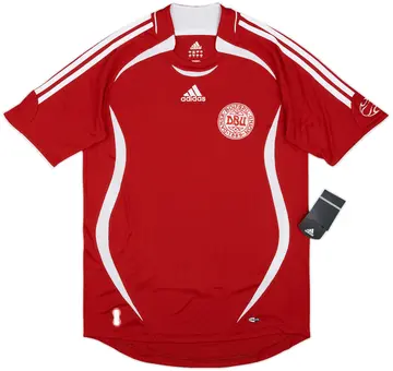 2006-08 Denmark Home Shirt (S)