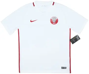 2016 Qatar Away Shirt (M)