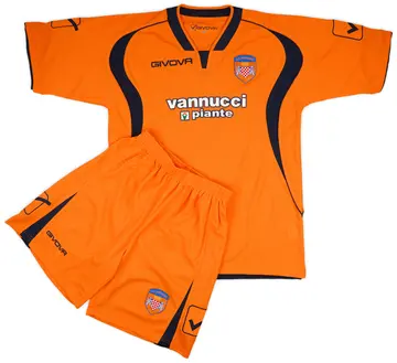 2009-10 FC Pistoiese Home Shirt & Shorts Kit (XL)