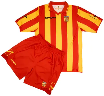 2009-10 Catanzaro Home Shirt & Shorts Kit (XL)
