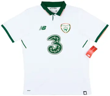 2017-18 Ireland Away Shirt (M)