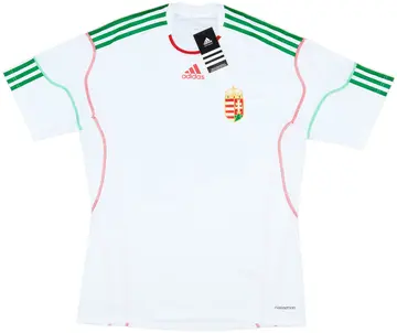 2010-12 Hungary Authentic Away Shirt (L)