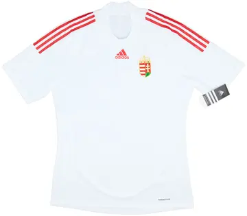 2008-10 Hungary Authentic Away Shirt (L)